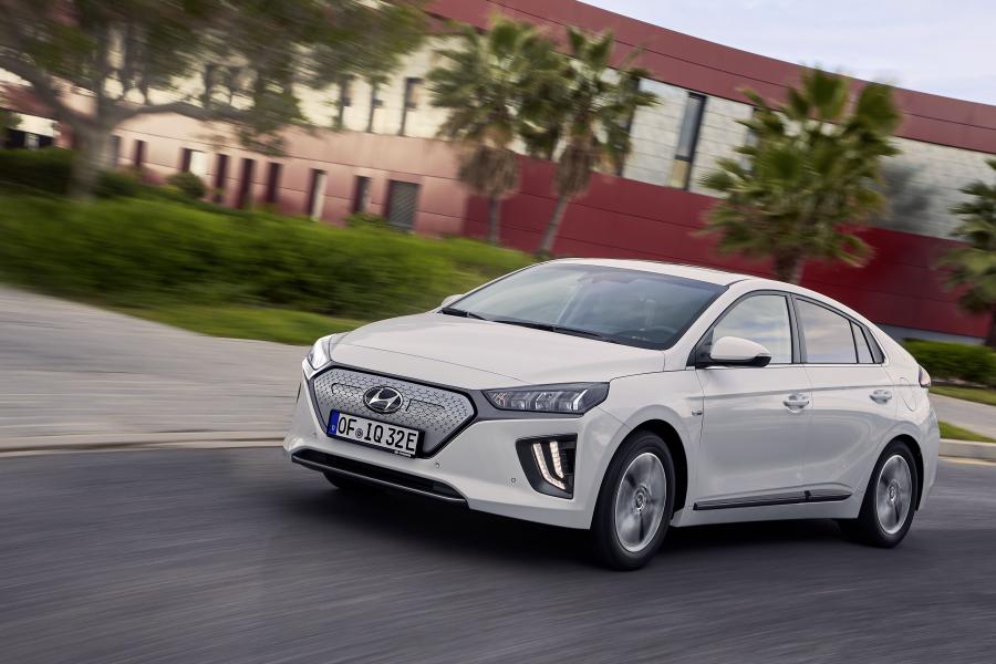  Hyundai IONIQ electric (AE) 2019 года  (WW) (фото 3 из 44)